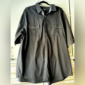VERTICAL men’s black short sleeve shirt in size 4X. Great condition.